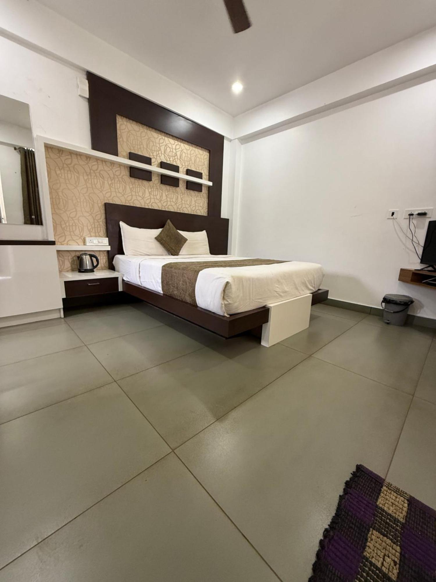 Honey Rock Otel Kanthalloor Dış mekan fotoğraf